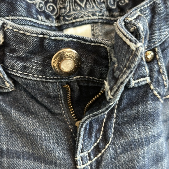 Maurice Women's Denim Capris - Picture 4 of 8